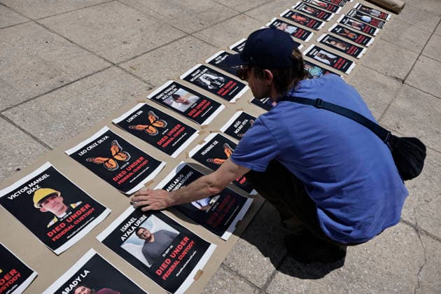 July 25, 2026, Mexico City, Cdmx, Mexico: A group of U.S. citizens living in Mexico City gathered at the Monument to the Revolution to demand justice for the killings of Lorenzo Salgado, shot dead by ICE agents in Texas and Johan sebastian Duran, who was also killed at the hands of ICE. Members of various collectives of deported U.S. citizens and the organization Democrats Abroad Mexico demanded justice and the prosecution of ICE agents committing murders and racially motivated crimes against people of Latin American origin. They view this as a fascist, authoritarian, and racist campaign of white supremacy spearheaded and backed by President Donald Trump, noting the absence of justice or legal proceedings regarding the abuse of authority by - ZUMAp204 20260725_zip_p204_001 Copyright: xJosuexPerezx