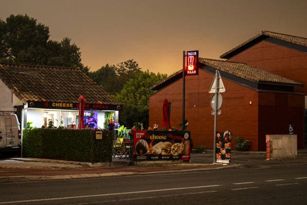 Nearly 170,000 evacuated as wildfires burn more than 74,000 acres in southwestern France MARCHEPRIME, FRANCE - JULY 25: Nearly 170,000 people were evacuated as the ongoing wildfire in France s southwestern Gironde department burned more than 30,000 hectares (74,131 acres), broadcaster BFMTV reported Saturday, on the outskirts of Bordeaux, southwestern France, on July 25, 2026. Authorities have evacuated residents from several neighborhoods in Marcheprime due to the fast-moving wildfire spreading across the Gironde region. Originating near Arcachon Bay, the destructive blaze has scorched vast forests, destroyed homes, and continues moving toward Bordeaux amid dry weather and shifting winds. Over a thousand firefighters, aided by aircraft and  Copyright: x2026xAnadoluxLorenaxSopenaxLopezx