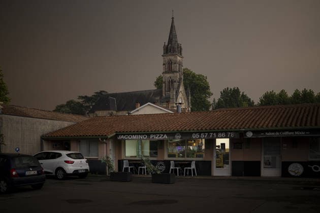 Nearly 170,000 evacuated as wildfires burn more than 74,000 acres in southwestern France MARCHEPRIME, FRANCE - JULY 25: Nearly 170,000 people were evacuated as the ongoing wildfire in France s southwestern Gironde department burned more than 30,000 hectares (74,131 acres), broadcaster BFMTV reported Saturday, on the outskirts of Bordeaux, southwestern France, on July 25, 2026. Authorities have evacuated residents from several neighborhoods in Marcheprime due to the fast-moving wildfire spreading across the Gironde region. Originating near Arcachon Bay, the destructive blaze has scorched vast forests, destroyed homes, and continues moving toward Bordeaux amid dry weather and shifting winds. Over a thousand firefighters, aided by aircraft and  Copyright: x2026xAnadoluxLorenaxSopenaxLopezx