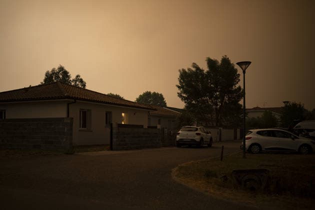 Nearly 170,000 evacuated as wildfires burn more than 74,000 acres in southwestern France MARCHEPRIME, FRANCE - JULY 25: Nearly 170,000 people were evacuated as the ongoing wildfire in France s southwestern Gironde department burned more than 30,000 hectares (74,131 acres), broadcaster BFMTV reported Saturday, on the outskirts of Bordeaux, southwestern France, on July 25, 2026. Authorities have evacuated residents from several neighborhoods in Marcheprime due to the fast-moving wildfire spreading across the Gironde region. Originating near Arcachon Bay, the destructive blaze has scorched vast forests, destroyed homes, and continues moving toward Bordeaux amid dry weather and shifting winds. Over a thousand firefighters, aided by aircraft and  Copyright: x2026xAnadoluxLorenaxSopenaxLopezx