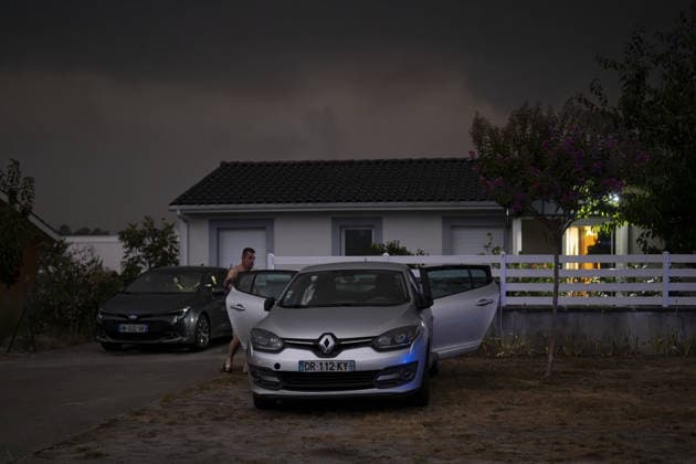 Nearly 170,000 evacuated as wildfires burn more than 74,000 acres in southwestern France MARCHEPRIME, FRANCE - JULY 25: Nearly 170,000 people were evacuated as the ongoing wildfire in France s southwestern Gironde department burned more than 30,000 hectares (74,131 acres), broadcaster BFMTV reported Saturday, on the outskirts of Bordeaux, southwestern France, on July 25, 2026. Authorities have evacuated residents from several neighborhoods in Marcheprime due to the fast-moving wildfire spreading across the Gironde region. Originating near Arcachon Bay, the destructive blaze has scorched vast forests, destroyed homes, and continues moving toward Bordeaux amid dry weather and shifting winds. Over a thousand firefighters, aided by aircraft and  Copyright: x2026xAnadoluxLorenaxSopenaxLopezx