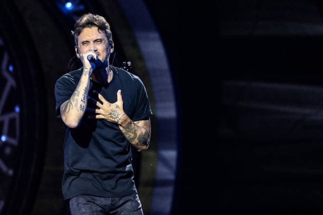 Music Concert - LA NOTTE DEI FIORI - SANREMO ESTATE Fabrizio Moro on stage at La Notte dei Fiori in Sanremo. during LA NOTTE DEI FIORI - SANREMO ESTATE, Music Concert in SANREMO, Italy, July 25 2026 SANREMO PIAN DI NAVE SANREMO Italy Copyright: xRenataxRoattinox xLiveMediax LPM_2583727