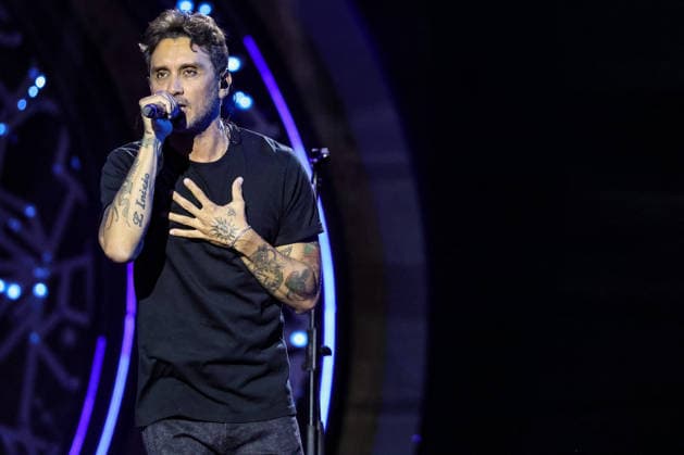 Music Concert - LA NOTTE DEI FIORI - SANREMO ESTATE Fabrizio Moro on stage at La Notte dei Fiori in Sanremo. during LA NOTTE DEI FIORI - SANREMO ESTATE, Music Concert in SANREMO, Italy, July 25 2026 SANREMO PIAN DI NAVE SANREMO Italy Copyright: xRenataxRoattinox xLiveMediax LPM_2583728