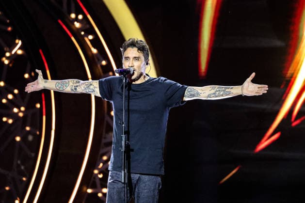 Music Concert - LA NOTTE DEI FIORI - SANREMO ESTATE Fabrizio Moro on stage at La Notte dei Fiori in Sanremo. during LA NOTTE DEI FIORI - SANREMO ESTATE, Music Concert in SANREMO, Italy, July 25 2026 SANREMO PIAN DI NAVE SANREMO Italy Copyright: xRenataxRoattinox xLiveMediax LPM_2583736
