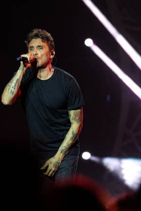 IPA87001176 - Fabrizio Moro on stage at La Notte dei Fiori in Sanremo. during LA NOTTE DEI FIORI - SANREMO ESTATE, Music Concert in SANREMO, Italy, July 25, 2026  Copyright: xRenataxRoattino LiveMediax xx 87001176