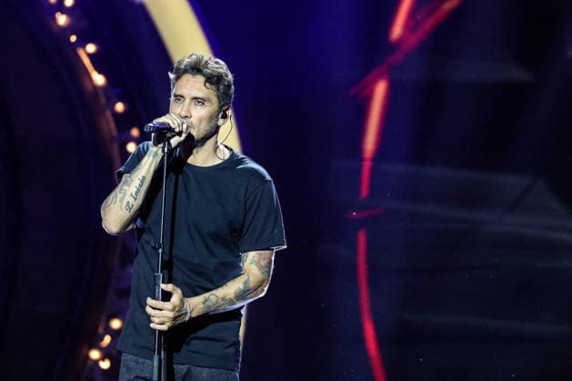 IPA87001338 - Fabrizio Moro on stage at La Notte dei Fiori in Sanremo. during LA NOTTE DEI FIORI - SANREMO ESTATE, Music Concert in SANREMO, Italy, July 25, 2026  Copyright: xRenataxRoattino LiveMediax xx 87001338