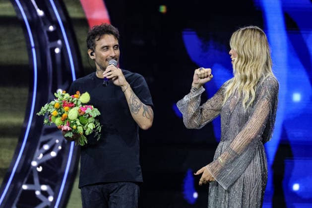 IPA87001339 - Elenoir Casalegno and Fabrizio Moro on stage at La Notte dei Fiori in Sanremo. during LA NOTTE DEI FIORI - SANREMO ESTATE, Music Concert in SANREMO, Italy, July 25, 2026  Copyright: xRenataxRoattino LiveMediax xx 87001339