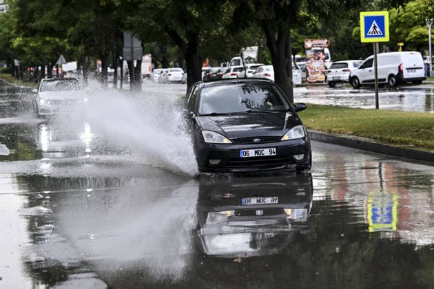Heavy rainfall causes localized flooding in Turkiye s capital Ankara during summer ANKARA, TURKIYE – JULY 25: Vehicles move through a street following heavy rainfall during summer in Ankara, Turkiye, on July 25, 2026. Heavy rain triggered localized flooding on several roads, causing traffic disruptions across the city. Utku Ucrak Anadolu Ankara Turkey. Editorial use only. Please get in touch for any other usage.  Copyright: x2026xAnadoluxUtkuxUcrakx
