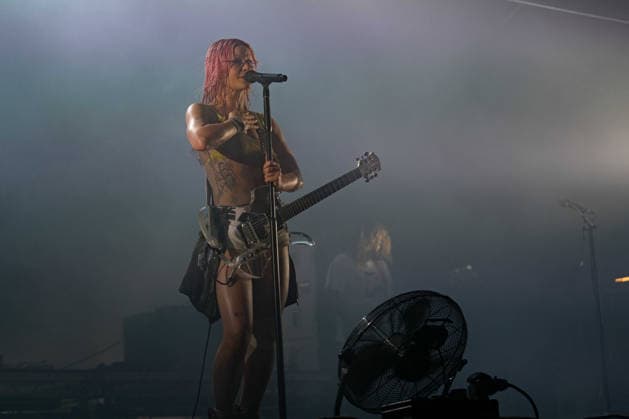 Wet Leg in concert at Latitude Festival at Henham Park in Southwold, UK on 25 July 2026 Rhian Teasdale performing with Wet Leg in concert at Latitude Festival at Henham Park in Southwold, UK on 25 July 2026, Credit:Stephen Keable Avalon UK, Suffolk, Southwold, Henham Park  Copyright: xStephenxKeablex xAvalonx 1118723641