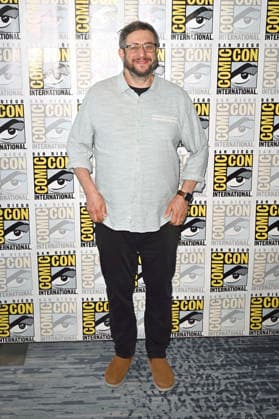 Eugene Mirman beim Photocall zur Animationsserie Bob s Burgers auf der San Diego Comic-Con International 2026 im Hilton Bayfront Hotel. San Diego, 25.07.2026 *** Eugene Mirman at the photo call for the animated series *Bob s Burgers* at San Diego Comic-Con International 2026 at the Hilton Bayfront Hotel in San Diego, July 25, 2026 Foto:xD.xStarbuckx xFuturexImagex burgers_6701