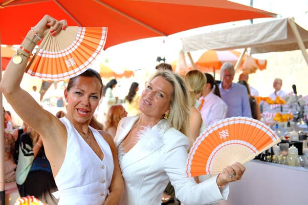 Yvonne Voermans-Eiserfey und Claudia Anders beim Casa Riani Fashion Event am 25.07.2026 am Lido Hafen in Duesseldorf Yvonne Voermans-Eiserfey and Claudia Anders attend the Casa Riani fashion event on July 25, 2026 at the Lido Harbor in Dusseldorf, Germany Casa RIANI Event in Duesseldorf *** Yvonne Voermans Eiserfey and Claudia Anders at the Casa Riani Fashion Event on July 25, 2026, at the Lido Harbor in Düsseldorf Yvonne Voermans Eiserfey and Claudia Anders attend the Casa Riani fashion event on July 25, 2026 at the Lido Harbor in Düsseldorf, Germany Casa RIANI Event in Düsseldorf 