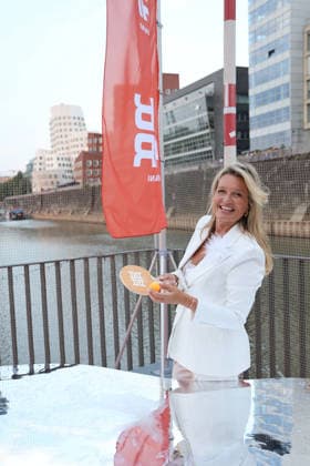 Claudia Anders beim Casa Riani Fashion Event am 25.07.2026 am Lido Hafen in Duesseldorf Claudia Anders attends the Casa Riani fashion event on July 25, 2026 at the Lido Harbor in Dusseldorf, Germany Casa RIANI Event in Duesseldorf *** Claudia Anders at the Casa Riani Fashion Event on July 25, 2026, at the Lido Harbor in Düsseldorf Claudia Anders attends the Casa Riani fashion event on July 25, 2026, at the Lido Harbor in Düsseldorf, Germany Casa RIANI Event in Düsseldorf 