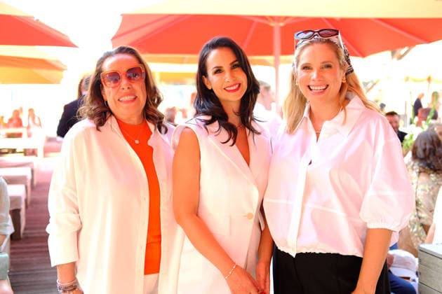 Martina Buckenmaier (CEO Riani), Sila Sahin und Mona Buckenmaier beim Casa Riani Fashion Event am 25.07.2026 am Lido Hafen in Duesseldorf Martina Buckenmaier (CEO Riani), Sila Sahin and Mona Buckenmaier attend the Casa Riani fashion event on July 25, 2026 at the Lido Harbor in Dusseldorf, Germany Casa RIANI Event in Duesseldorf *** Martina Buckenmaier, CEO of Riani, Sila Sahin, and Mona Buckenmaier at the Casa Riani fashion event on July 25, 2026, at the Lido Harbor in Düsseldorf. Martina Buckenmaier, CEO of Riani, Sila Sahin and Mona Buckenmaier attend the Casa Riani fashion event on July 25, 2026, at the Lido Harbor in Düsseldorf, Germany. Casa RIANI Event in Düsseldorf 