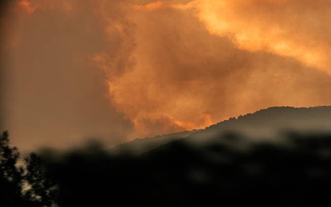 Fighting the Flames in La Adrada, Ávila: Flames from the wildfire, as of July 26, 2026, in La Adrada, Ávila, Castile and León, Spain. La Adrada, one of the municipalities in the Tiétar Valley in Ávila, was evacuated as a precautionary measure this Saturday due to the advance of the severe Burgohondo wildfire, which, along with the one in Madrid, has the surrounding population on edge and has already burned more than 45,000 hectares JULY 26, 2026 FOREST FIRE (BLURRED) César Vallejo Rodríguez La Adrada, Ávila, Castile and León La Adrada, ÃÁvila, Castile and Leo Spain  Copyright: xCÃ sarxVallejoxRodriguezx 7688273