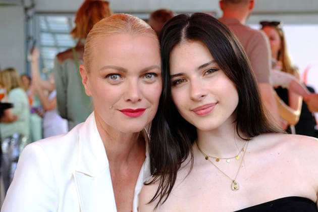 Franziska Knuppe und ihre Tochter Mathilda Ruby Moestl beim Casa Riani Fashion Event am 25.07.2026 am Lido Hafen in Duesseldorf Franziska Knuppe and her daughter Mathilda Ruby Moestl attend the Casa Riani fashion event on July 25, 2026 at the Lido Harbor in Dusseldorf, Germany Casa RIANI Event in Duesseldorf *** Franziska Knuppe and her daughter Mathilda Ruby Moestl at the Casa Riani fashion event on July 25, 2026, at the Lido Harbor in Düsseldorf Franziska Knuppe and her daughter Mathilda Ruby Moestl attend the Casa Riani fashion event on July 25, 2026 at the Lido Harbor in Düsseldorf, Germany Casa RIANI Event in Düsseldorf 