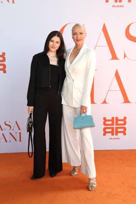 Franziska Knuppe und ihre Tochter Mathilda Ruby Moestl beim Casa Riani Fashion Event am 25.07.2026 am Lido Hafen in Duesseldorf Franziska Knuppe and her daughter Mathilda Ruby Moestl attend the Casa Riani fashion event on July 25, 2026 at the Lido Harbor in Dusseldorf, Germany Casa RIANI Event in Duesseldorf *** Franziska Knuppe and her daughter Mathilda Ruby Moestl at the Casa Riani Fashion Event on July 25, 2026, at the Lido Harbor in Düsseldorf Franziska Knuppe and her daughter Mathilda Ruby Moestl attend the Casa Riani fashion event on July 25, 2026 at the Lido Harbor in Düsseldorf, Germany Casa RIANI Event in Düsseldorf 
