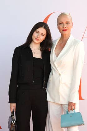 Franziska Knuppe and her daughter Mathilda Ruby Moestl attend the Casa Riani fashion event on July 25, 2026 at the Lido Harbor in Dusseldorf, Germany Casa RIANI fashion event in Dusseldorf, Germany *** Franziska Knuppe and her daughter Mathilda Ruby Moestl attend the Casa Riani fashion event on July 25, 2026, at the Lido Harbor in Düsseldorf, Germany. Casa Riani fashion event in Düsseldorf, Germany