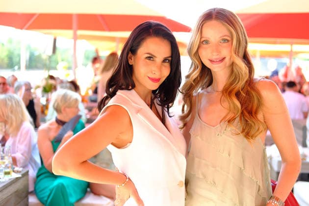 Sila Sahi and Anna Hiltrop attend the Casa Riani fashion event on July 25, 2026 at the Lido Harbor in Dusseldorf, Germany Casa RIANI fashion event in Dusseldorf, Germany *** Sila Sahi and Anna Hiltrop attend the Casa Riani fashion event on July 25, 2026, at the Lido Harbor in Düsseldorf, Germany. Casa Riani fashion event in Düsseldorf, Germany