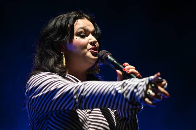Nice Jazz Fest 2026, Day 3, July 25 Lola Young Nice Jazz Fest 2026, July 23–25, in the Albert I Garden, between the Masséna and Théâtre de Verdure stages 458551 July 25, 2026  Copyright: xL.Urmanx xStarfacex STAR_458551_013