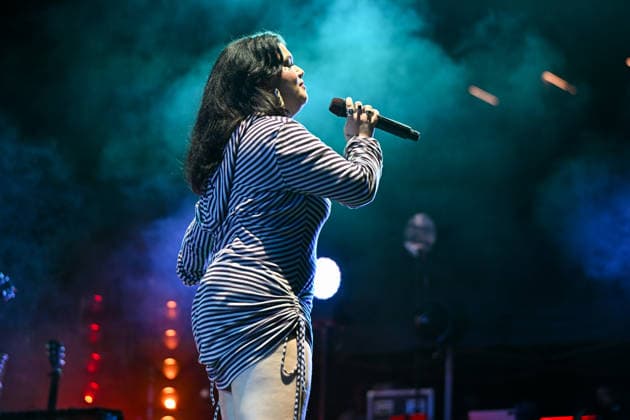 Nice Jazz Fest 2026, Day 3, July 25 Lola Young Nice Jazz Fest 2026, July 23–25, in the Albert I Garden, between the Masséna and Théâtre de Verdure stages 458551 July 25, 2026  Copyright: xL.Urmanx xStarfacex STAR_458551_019