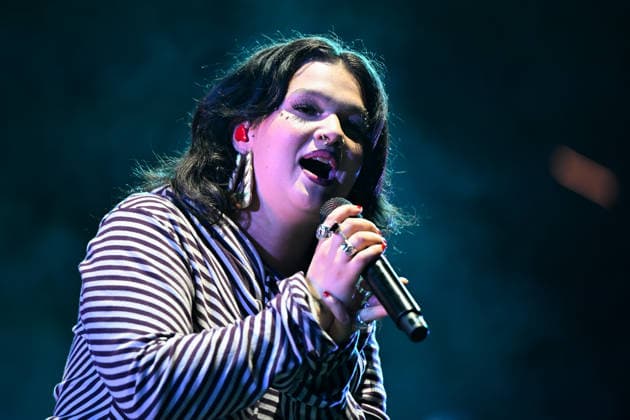 Nice Jazz Fest 2026, Day 3, July 25 Lola Young Nice Jazz Fest 2026, July 23–25, in the Albert I Garden, between the Masséna and Théâtre de Verdure stages 458551 July 25, 2026  Copyright: xL.Urmanx xStarfacex STAR_458551_014