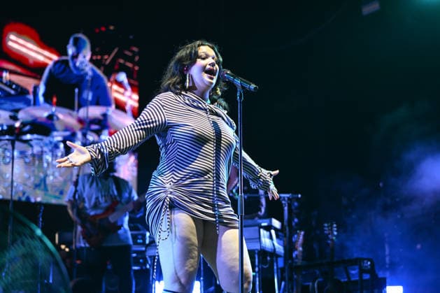 Nice Jazz Fest 2026, Day 3, July 25 Lola Young Nice Jazz Fest 2026, July 23–25, in the Albert I Garden, between the Masséna and Théâtre de Verdure stages 458551 July 25, 2026  Copyright: xL.Urmanx xStarfacex STAR_458551_020