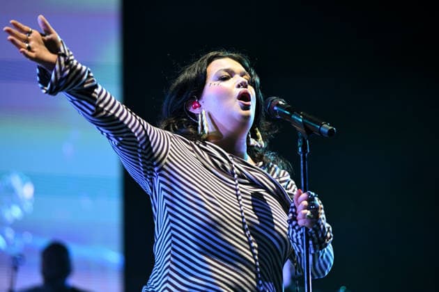 Nice Jazz Fest 2026, Day 3, July 25 Lola Young Nice Jazz Fest 2026, July 23–25, in the Albert I Garden, between the Masséna and Théâtre de Verdure stages 458551 July 25, 2026  Copyright: xL.Urmanx xStarfacex STAR_458551_021