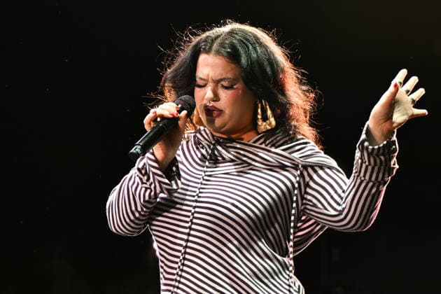 Nice Jazz Fest 2026, Day 3, July 25 Lola Young Nice Jazz Fest 2026, July 23–25, in the Albert I Garden, between the Masséna and Théâtre de Verdure stages 458551 July 25, 2026  Copyright: xL.Urmanx xStarfacex STAR_458551_034