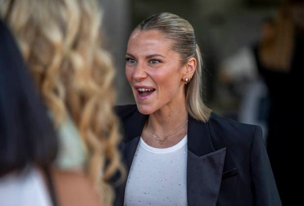 ABB RIANI - Cheyenne Pahde Schauspielerin zu Gast auf dem Orangenen Teppich bei der Casa Riani Where Fells Like Home Fashion Show praesentation der Sommerkollektion 2027 im Lido Hafen am 25.07.2026 in Duesseldorf NRW Deutschland *** ABB RIANI Cheyenne Pahde, actress, appeared on the orange carpet at the Casa Riani Where It Feels Like Home fashion show presenting the 2027 summer collection at the Lido Harbor on July 25, 2026, in Düsseldorf, North Rhine-Westphalia, Germany