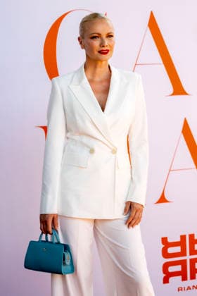ABB RIANI - Franziska Knuppe Model zu Gast auf dem Orangenen Teppich bei der Casa Riani Where Fells Like Home Fashion Show praesentation der Sommerkollektion 2027 im Lido Hafen am 25.07.2026 in Duesseldorf NRW Deutschland *** ABB RIANI Franziska Knuppe, model, appeared on the orange carpet at the Casa Riani Where It Feels Like Home fashion show, presenting the 2027 summer collection at the Lido Harbor on July 25, 2026, in Düsseldorf, North Rhine-Westphalia, Germany