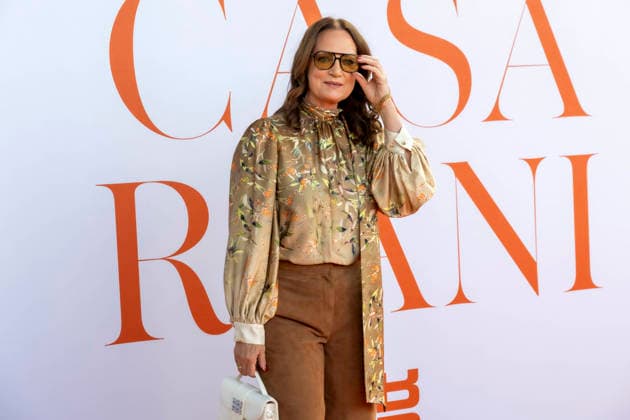 ABB RIANI - Natalia Woerner Schauspielerin mit Brille zu Gast auf dem Orangenen Teppich bei der Casa Riani Where Fells Like Home Fashion Show praesentation der Sommerkollektion 2027 im Lido Hafen am 25.07.2026 in Duesseldorf NRW Deutschland *** ABB RIANI Natalia Woerner, an actress wearing glasses, appeared on the orange carpet at the Casa Riani Where It Feels Like Home fashion show, a presentation of the 2027 summer collection, held at the Lido Harbor on July 25, 2026, in Düsseldorf, North Rhine-Westphalia, Germany