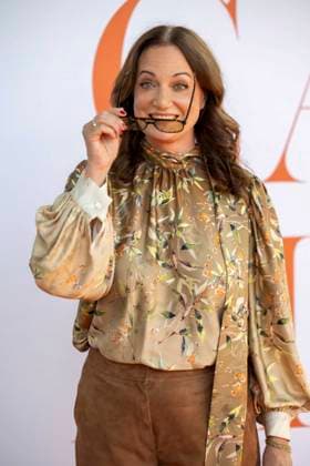 ABB RIANI - Natalia Woerner Schauspielerin mit Brille zu Gast auf dem Orangenen Teppich bei der Casa Riani Where Fells Like Home Fashion Show praesentation der Sommerkollektion 2027 im Lido Hafen am 25.07.2026 in Duesseldorf NRW Deutschland *** ABB RIANI Natalia Woerner, an actress wearing glasses, appeared on the orange carpet at the Casa Riani Where It Feels Like Home fashion show, a presentation of the 2027 summer collection, held at the Lido Harbor on July 25, 2026, in Düsseldorf, North Rhine-Westphalia, Germany