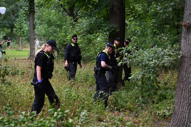 Aftermath of vehicle driving into crowd at Berlin Pride Parade BERLIN, GERMANY – JULY 26: Police officers work at the scene of the incident in Berlin, Germany, on July 26, 2026. Several people were injured after a vehicle drove into a crowd during the Christopher Street Day (CSD) Pride parade in central Berlin. At least one person was killed and 15 others were injured in the collision. Police and emergency services responded to the scene, while organizers ended the parade in the affected area. Volodymyr Sindieiev Anadolu Berlin Germany. Editorial use only. Please get in touch for any other usage.  Copyright: x2026xAnadoluxVolodymyrxSindieievx
