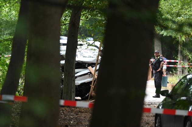 Aftermath of vehicle driving into crowd at Berlin Pride Parade BERLIN, GERMANY – JULY 26: Police officers work at the scene of the incident in Berlin, Germany, on July 26, 2026. Several people were injured after a vehicle drove into a crowd during the Christopher Street Day (CSD) Pride parade in central Berlin. At least one person was killed and 15 others were injured in the collision. Police and emergency services responded to the scene, while organizers ended the parade in the affected area. Volodymyr Sindieiev Anadolu Berlin Germany. Editorial use only. Please get in touch for any other usage.  Copyright: x2026xAnadoluxVolodymyrxSindieievx
