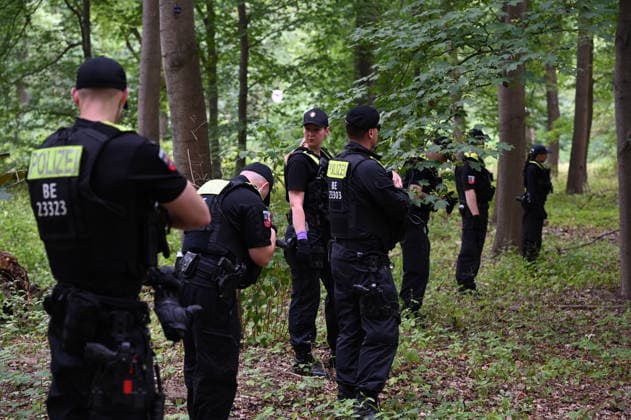 Aftermath of vehicle driving into crowd at Berlin Pride Parade BERLIN, GERMANY – JULY 26: Police officers work at the scene of the incident in Berlin, Germany, on July 26, 2026. Several people were injured after a vehicle drove into a crowd during the Christopher Street Day (CSD) Pride parade in central Berlin. At least one person was killed and 15 others were injured in the collision. Police and emergency services responded to the scene, while organizers ended the parade in the affected area. Volodymyr Sindieiev Anadolu Berlin Germany. Editorial use only. Please get in touch for any other usage.  Copyright: x2026xAnadoluxVolodymyrxSindieievx