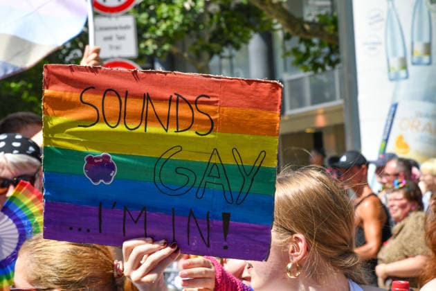 Deutschland, Baden-Wuerttemberg, Stuttgart 26.07.2026, Deutschland, GER, Baden-Wuerttemberg, Stuttgart, im Bild Themenbild, Vielfalt, Gleichberechtigung, LGBTQIA+, Love is Love, Stuttgart zeigt Flagge, CSD-Parade, Pride-Week, Community, Sichtbarkeit, Solidaritaet, Toleranz, Akzeptanz, Regenbogen, Menschenrechte, Politik mit Pride, Pride Night, Kulturfestival, Demo fuer Vielfalt, Queere Stimmen, Empowerment, Trans, Transgender, Homosexuell, Schilder, Fahnen, Bunt, LGBTQ, Lesbisch, Schwul, Bisexuell, Queer, Pride, Coming-out, Regenbogenflagge, Inklusion, Genderidentitaet, sexuelle Orientierung, Feature, Symbolbild Baden-Wuerttemberg *** Germany, Baden-Württemberg, Stuttgart, July 26, 2026, Germany, GER, Baden-Württemberg, Stuttgart, Featured Deutschland, Baden-Wuerttemberg, Stuttgart, Pride, 26.07.2026-22