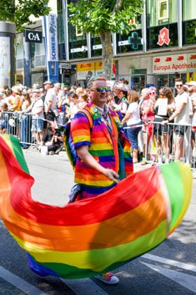 Deutschland, Baden-Wuerttemberg, Stuttgart 26.07.2026, Deutschland, GER, Baden-Wuerttemberg, Stuttgart, im Bild Themenbild, Vielfalt, Gleichberechtigung, LGBTQIA+, Love is Love, Stuttgart zeigt Flagge, CSD-Parade, Pride-Week, Community, Sichtbarkeit, Solidaritaet, Toleranz, Akzeptanz, Regenbogen, Menschenrechte, Politik mit Pride, Pride Night, Kulturfestival, Demo fuer Vielfalt, Queere Stimmen, Empowerment, Trans, Transgender, Homosexuell, Schilder, Fahnen, Bunt, LGBTQ, Lesbisch, Schwul, Bisexuell, Queer, Pride, Coming-out, Regenbogenflagge, Inklusion, Genderidentitaet, sexuelle Orientierung, Feature, Symbolbild Baden-Wuerttemberg *** Germany, Baden-Württemberg, Stuttgart, July 26, 2026, Germany, GER, Baden-Württemberg, Stuttgart, Featured Deutschland, Baden-Wuerttemberg, Stuttgart, Pride, 26.07.2026-53