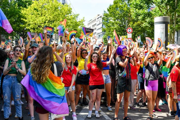 Deutschland, Baden-Wuerttemberg, Stuttgart 26.07.2026, Deutschland, GER, Baden-Wuerttemberg, Stuttgart, im Bild Themenbild, Vielfalt, Gleichberechtigung, LGBTQIA+, Love is Love, Stuttgart zeigt Flagge, CSD-Parade, Pride-Week, Community, Sichtbarkeit, Solidaritaet, Toleranz, Akzeptanz, Regenbogen, Menschenrechte, Politik mit Pride, Pride Night, Kulturfestival, Demo fuer Vielfalt, Queere Stimmen, Empowerment, Trans, Transgender, Homosexuell, Schilder, Fahnen, Bunt, LGBTQ, Lesbisch, Schwul, Bisexuell, Queer, Pride, Coming-out, Regenbogenflagge, Inklusion, Genderidentitaet, sexuelle Orientierung, Feature, Symbolbild Baden-Wuerttemberg *** Germany, Baden-Württemberg, Stuttgart, July 26, 2026, Germany, GER, Baden-Württemberg, Stuttgart, Featured Deutschland, Baden-Wuerttemberg, Stuttgart, Pride, 26.07.2026-56