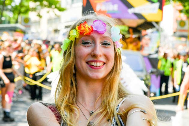 Deutschland, Baden-Wuerttemberg, Stuttgart 26.07.2026, Deutschland, GER, Baden-Wuerttemberg, Stuttgart, im Bild Themenbild, Vielfalt, Gleichberechtigung, LGBTQIA+, Love is Love, Stuttgart zeigt Flagge, CSD-Parade, Pride-Week, Community, Sichtbarkeit, Solidaritaet, Toleranz, Akzeptanz, Regenbogen, Menschenrechte, Politik mit Pride, Pride Night, Kulturfestival, Demo fuer Vielfalt, Queere Stimmen, Empowerment, Trans, Transgender, Homosexuell, Schilder, Fahnen, Bunt, LGBTQ, Lesbisch, Schwul, Bisexuell, Queer, Pride, Coming-out, Regenbogenflagge, Inklusion, Genderidentitaet, sexuelle Orientierung, Feature, Symbolbild Baden-Wuerttemberg *** Germany, Baden-Württemberg, Stuttgart, July 26, 2026, Germany, GER, Baden-Württemberg, Stuttgart, Featured Deutschland, Baden-Wuerttemberg, Stuttgart, Pride, 26.07.2026-61