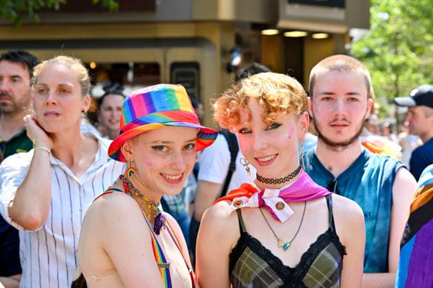 Deutschland, Baden-Wuerttemberg, Stuttgart 26.07.2026, Deutschland, GER, Baden-Wuerttemberg, Stuttgart, im Bild Themenbild, Vielfalt, Gleichberechtigung, LGBTQIA+, Love is Love, Stuttgart zeigt Flagge, CSD-Parade, Pride-Week, Community, Sichtbarkeit, Solidaritaet, Toleranz, Akzeptanz, Regenbogen, Menschenrechte, Politik mit Pride, Pride Night, Kulturfestival, Demo fuer Vielfalt, Queere Stimmen, Empowerment, Trans, Transgender, Homosexuell, Schilder, Fahnen, Bunt, LGBTQ, Lesbisch, Schwul, Bisexuell, Queer, Pride, Coming-out, Regenbogenflagge, Inklusion, Genderidentitaet, sexuelle Orientierung, Feature, Symbolbild Baden-Wuerttemberg *** Germany, Baden-Württemberg, Stuttgart, July 26, 2026, Germany, GER, Baden-Württemberg, Stuttgart, Featured Deutschland, Baden-Wuerttemberg, Stuttgart, Pride, 26.07.2026-102