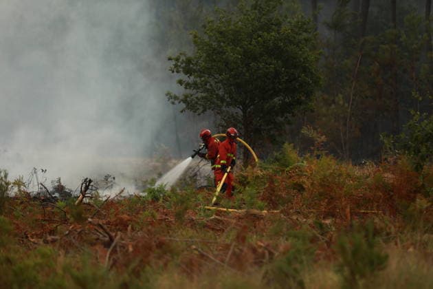 Wildfire continues to spread in France’s Gironde department GIRONDE, FRANCE - JULY 26: Firefighting operations continue as a major wildfire spreads across forest areas near Audenge in the Gironde department of southwestern France on July 26, 2026. Mohamad Salaheldin Abdelghani Alsayed Anadolu Gironde France. Editorial use only. Please get in touch for any other usage.  Copyright: x2026xAnadoluxMohamadxSalaheldinxAbdelghanixAlsayedx