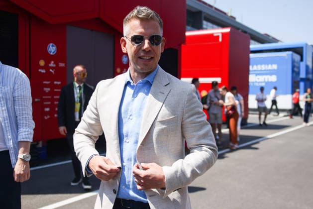 July 26, 2026, Budapest, Hungary: Peter Magyar, Prime Minister of Hungary, is seen in the paddock ahead Formula 1 Hungarian Grand Prix at the Hungaroring circuit in Mogyorod near Budapest on July 25th, 2026. Budapest Hungary  - ZUMAz156 20260726_zip_z156_005 Copyright: xBeataxZawrzelx