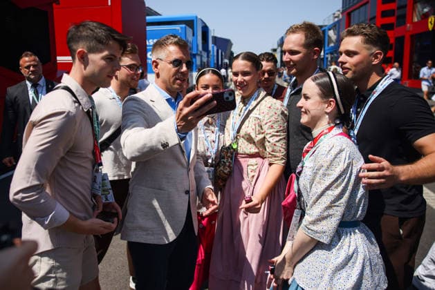 July 26, 2026, Budapest, Hungary: Peter Magyar, Prime Minister of Hungary, is seen in the paddock ahead Formula 1 Hungarian Grand Prix at the Hungaroring circuit in Mogyorod near Budapest on July 25th, 2026. Budapest Hungary - ZUMAz156 20260726_zip_z156_004 Copyright: xBeataxZawrzelx