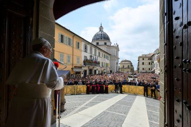 ITALY - POPE LEO XIV LEADING THE ANGELUS PRAYER IN CASTEL GANDOLFO NEAR ROME - 2026 7 26 Italy, Castel Gandolfo , Vatican, 2026 7 26 Pope Leo XIV leading the Angelus prayer in Castel Gandolfo near Rome, EDITORIAL USE ONLY - NO BOOKS Copyright: xVATICANxMEDIAx
