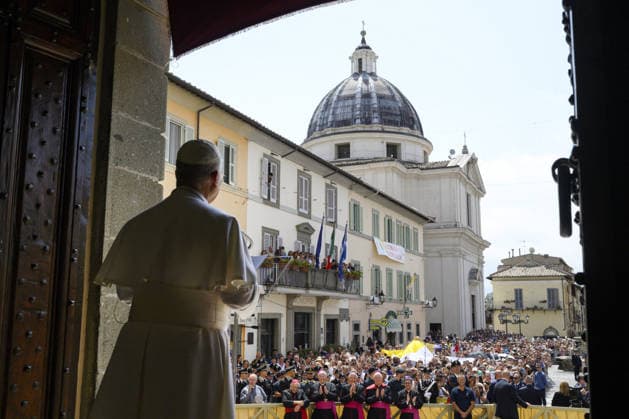 Pope Leo XIV Leads the Angelus Prayer In Castel Gandolfo - Italy Pope Leo XIV leads the Angelus prayer in Castel Gandolfo, near Rome, Italy where he is taking a summer break, on July 26, 2026. Photo by (EV) Simone Risoluti Vatican Media ABACAPRESS.COM Castel Gandolfo Italy  Copyright: xABACAx