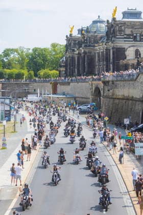 Biker Parade Harley Days Dresden, große Ausfahrt durch die Stadt, Dresden Sachsen Deutschland *** Harley Days Dresden Biker Parade, a big ride through the city, Dresden, Saxony, Germany