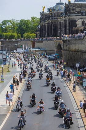 Biker Parade Harley Days Dresden, große Ausfahrt durch die Stadt, Dresden Sachsen Deutschland *** Harley Days Dresden Biker Parade, a big ride through the city, Dresden, Saxony, Germany