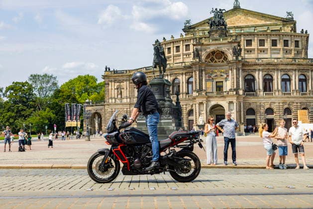 Biker Parade Harley Days Dresden, große Ausfahrt durch die Stadt, Dresden Sachsen Deutschland *** Harley Days Dresden Biker Parade, a big ride through the city, Dresden, Saxony, Germany