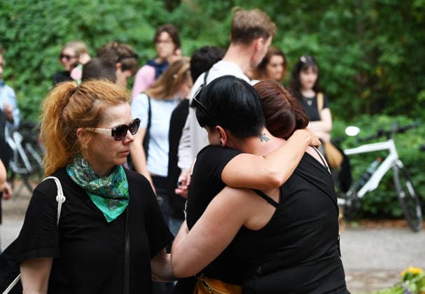 German Federal Minister of the Interior visits the scene of the incident in Berlin BERLIN, GERMANY - JULY 26: People react at the scene of the incident in Berlin, Germany, on July 26, 2026. Several people were injured after a vehicle drove into a crowd during the Christopher Street Day (CSD) Pride parade in central Berlin, according to local media reports. At least one person was killed and 15 others were injured in the vehicle collision, according to local media reports. Police and emergency services responded to the scene, while organizers ended the parade in the affected area. Volodymyr Sindieiev Anadolu Berlin Germany. Editorial use only. Please get in touch for any other usage.  Copyright: x2026xAnadoluxVolodymyrxSindieievx