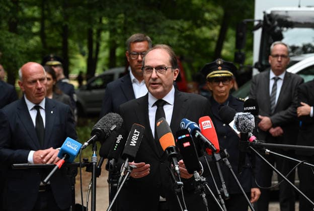 German Federal Minister of the Interior visits the scene of the incident in Berlin BERLIN, GERMANY – JULY 26: Alexander Dobrindt, German Federal Minister of the Interior speaks with journalists after visit the scene of the incident in Berlin, Germany, on July 26, 2026. Several people were injured after a vehicle drove into a crowd during the Christopher Street Day (CSD) Pride parade in central Berlin, according to local media reports. At least one person was killed and 15 others were injured in the vehicle collision, according to local media reports. Police and emergency services responded to the scene, while organizers ended the parade in the affected area. Volodymyr Sindieiev Anadolu Berlin Germany. Editorial use only. Please get in tou  Copyright: x2026xAnadoluxVolodymyrxSindieievx